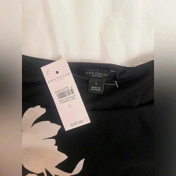 Ann Taylor Floral Dress NEW Very Nice - Picture 3 of 7